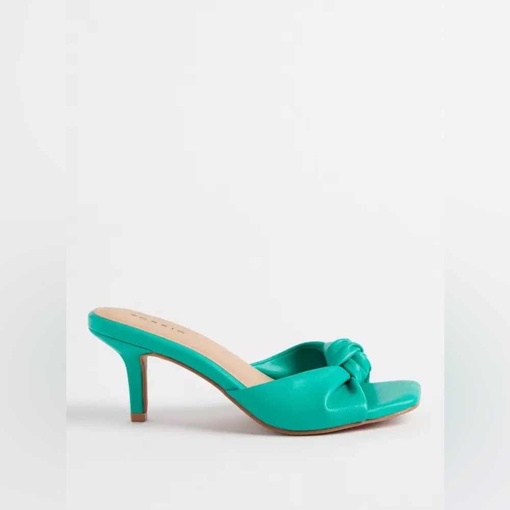 NWT torrid Soft Knot Mule Kitten Heels 7WW